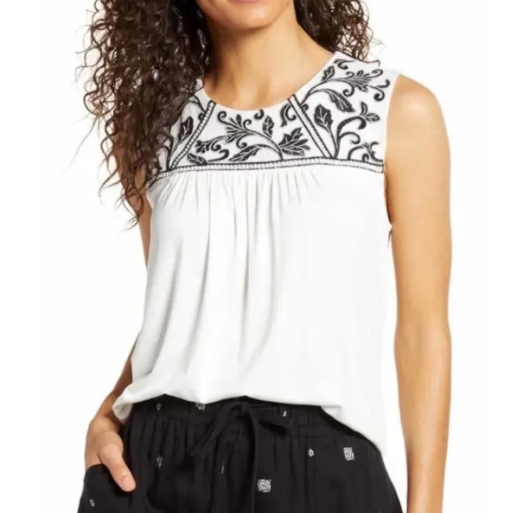 Gibsonlook X Hi Sugarplum! Limone Floral Yoke Sleeveless Top In White- New W/Tag